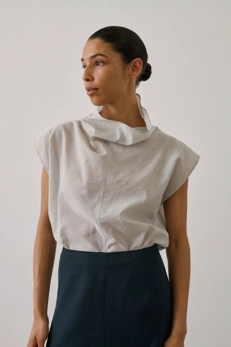 BLUSA IZUMI GRIS CLARO - Imagen 4