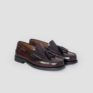 Mocasín con borlas burdeos SKU 0.33159