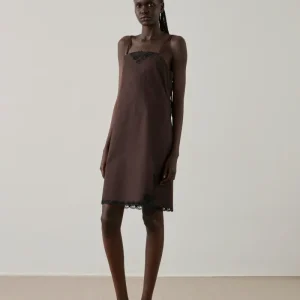 VESTIDO HILLARY MARRÓN OSCURO