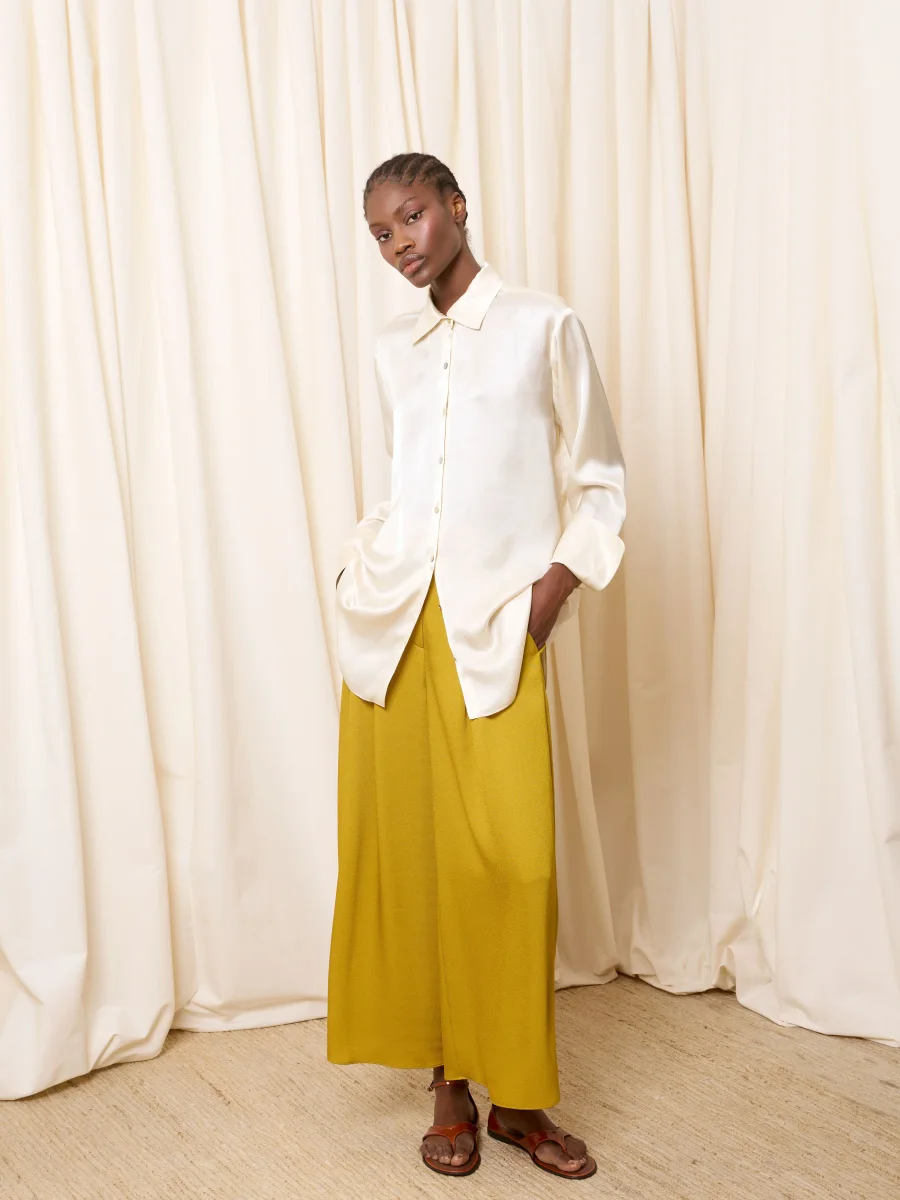Camisa satinada beige - Imagen 5