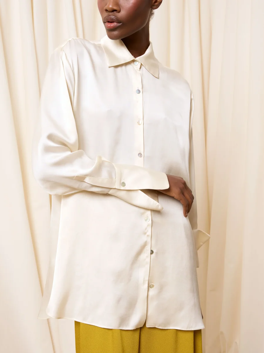 Camisa satinada beige - Imagen 4