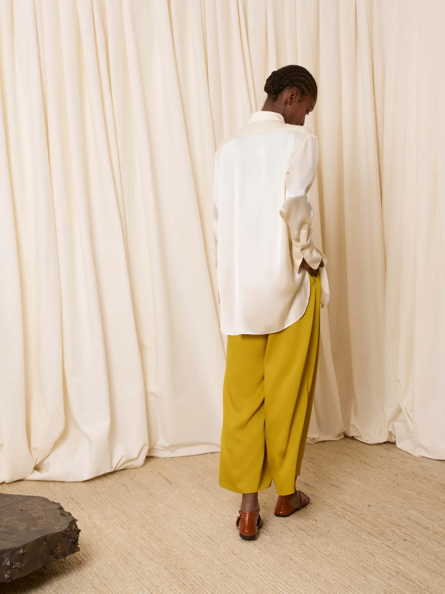 Camisa satinada beige - Imagen 3