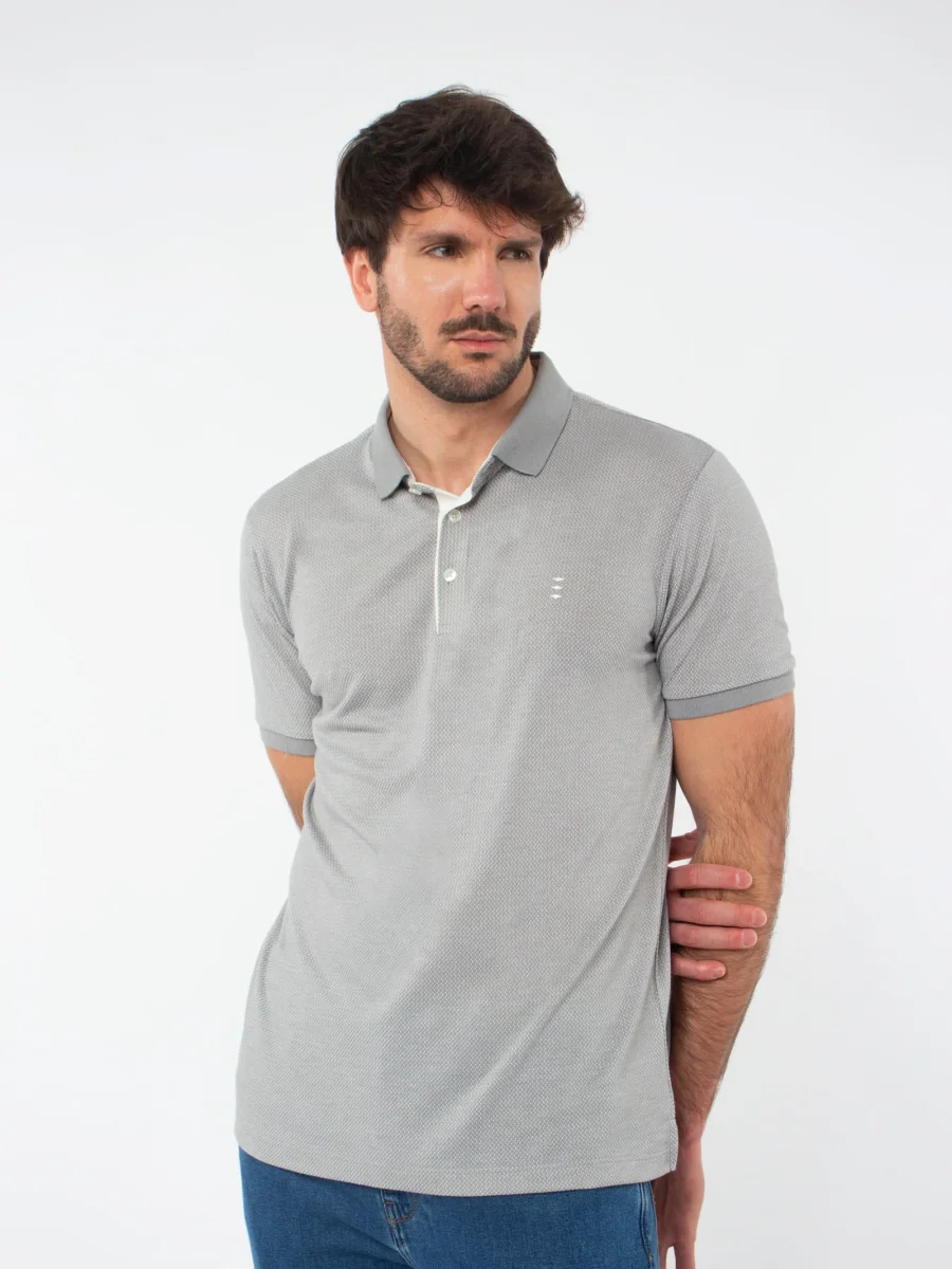 Polo jacquard con detalles