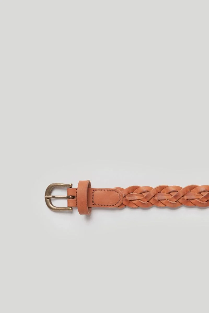 CINTURON ESTRECHO TRENZADO CAMEL - Imagen 4