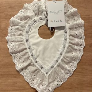 Babero alfiler gris