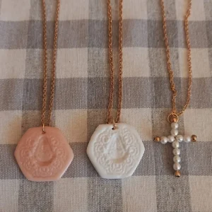 Colgante Virgen del Rocio/Cruz con Cadena