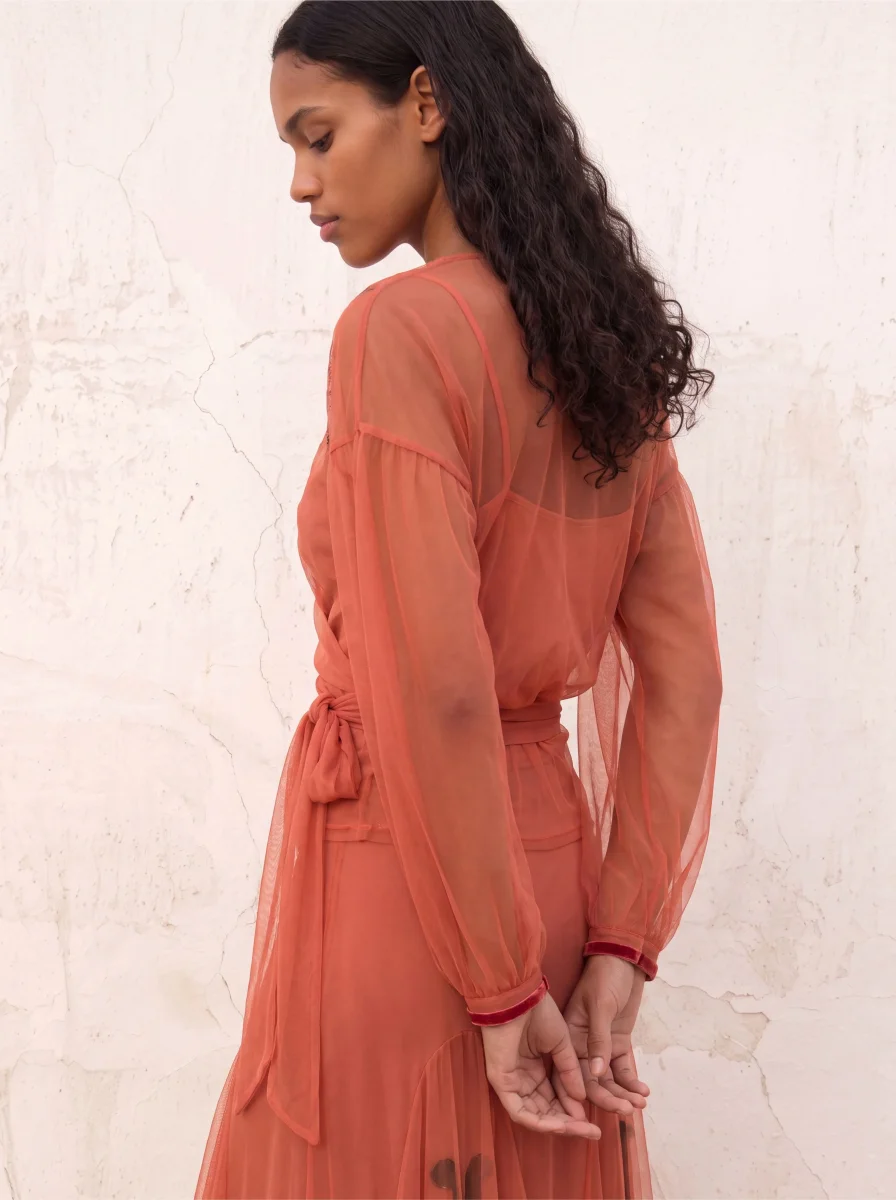 Blusa de tul bordada coral - Imagen 2