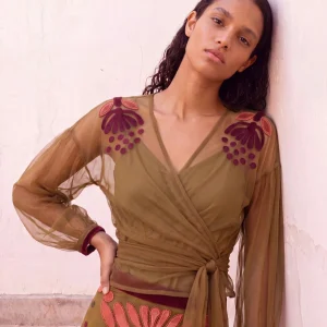 Blusa verde de tul bordado