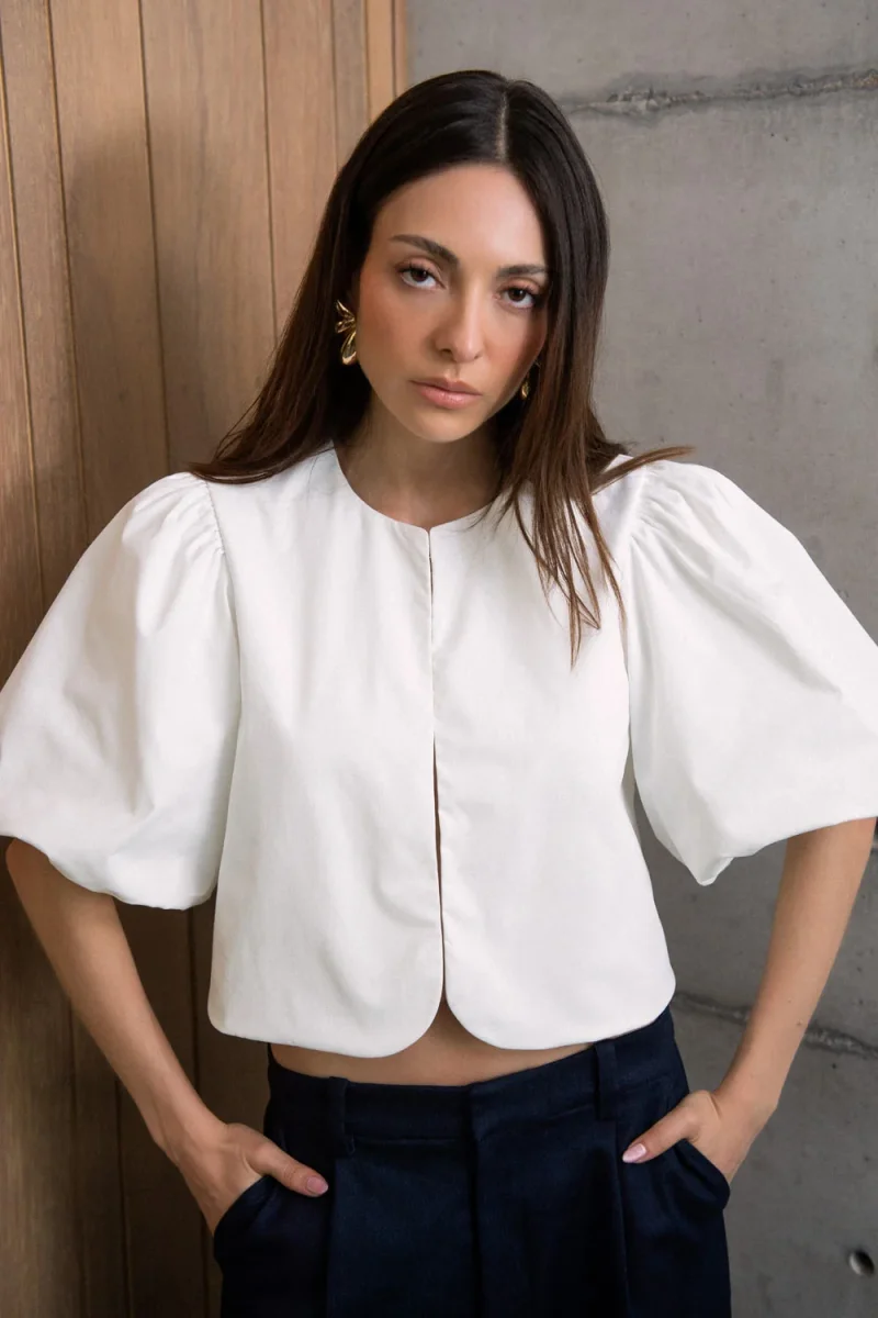 Blusa corta fit recto de manga corta globo - Imagen 4