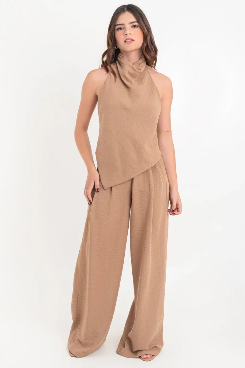 Blusa halter asimétrica fit fluido escote espalda - Imagen 4