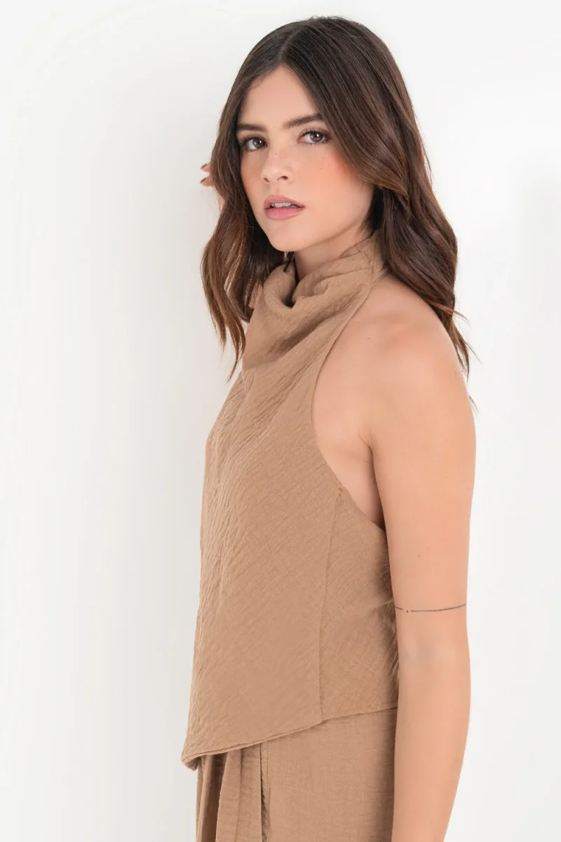 Blusa halter asimétrica fit fluido escote espalda - Imagen 5