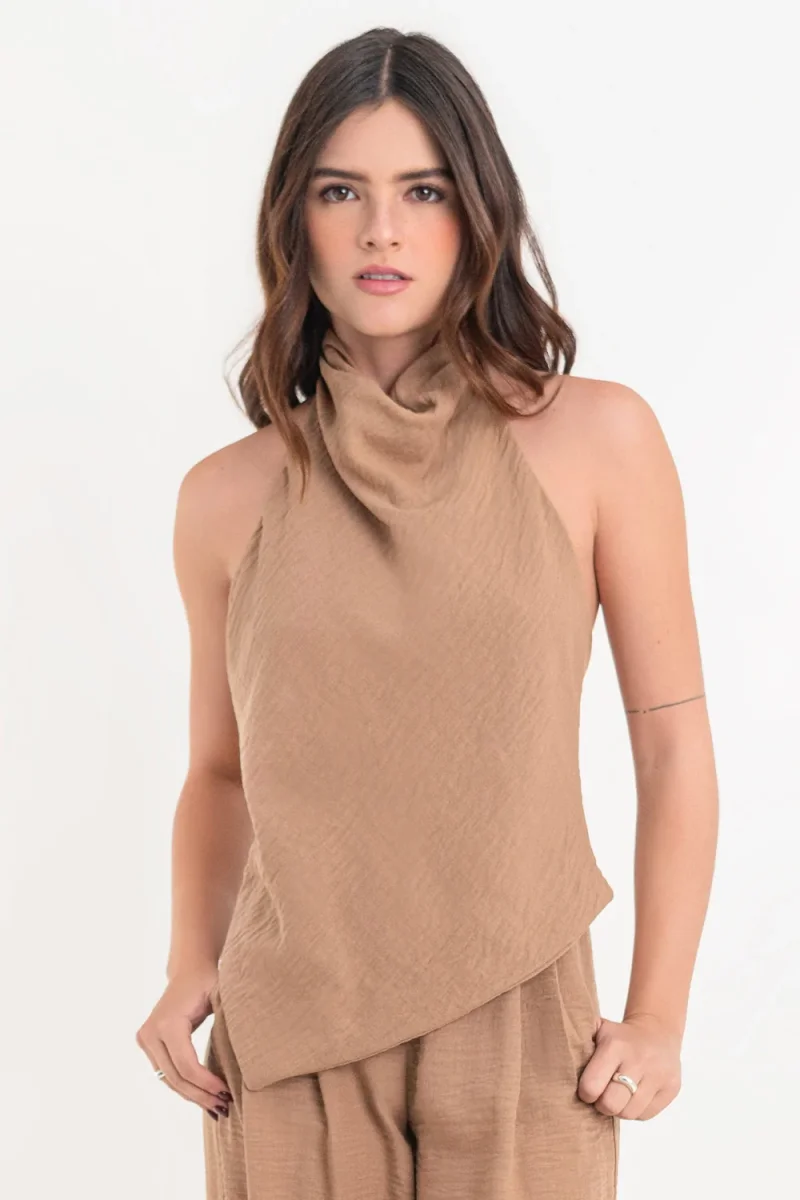 Blusa halter asimétrica fit fluido escote espalda - Imagen 6