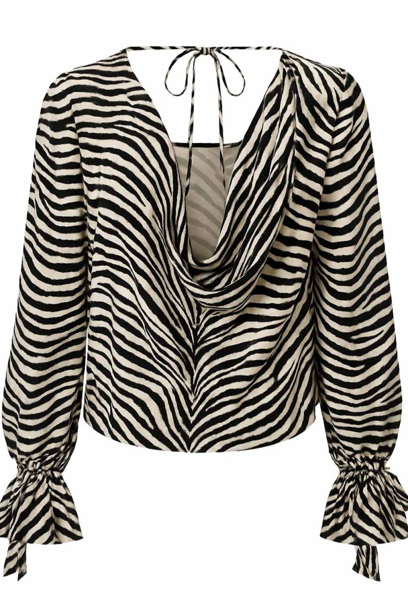 Blusa Lukea animal print - Imagen 6