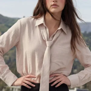 Camisa oversized corbata