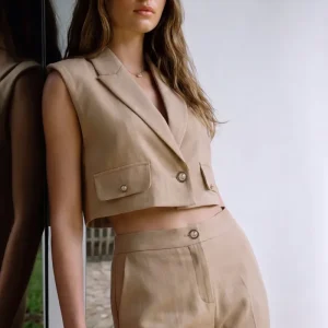 Chaleco cropped bolsillos