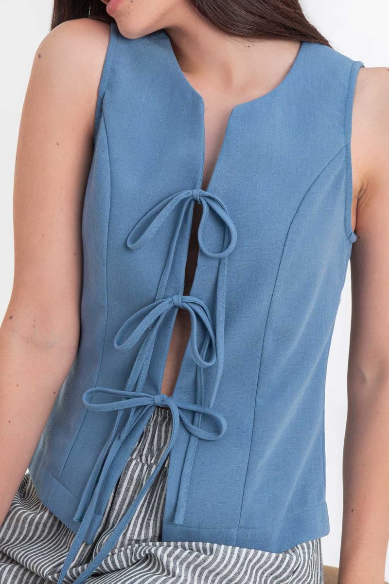 Chaleco fit ajustado de cuello redondo lazado - Imagen 6