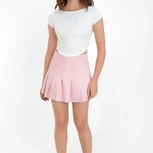 Falda corta tableada de efecto piel cintura alta
