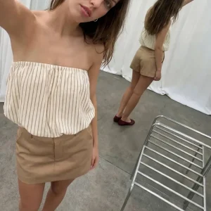 Falda short corto satinado de fit recto