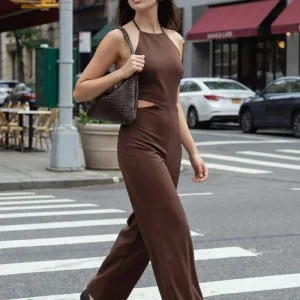 Palazzo halter con cut out en cintura