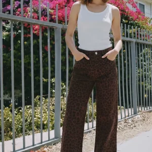 Pantalón de denim animal print wide leg fit