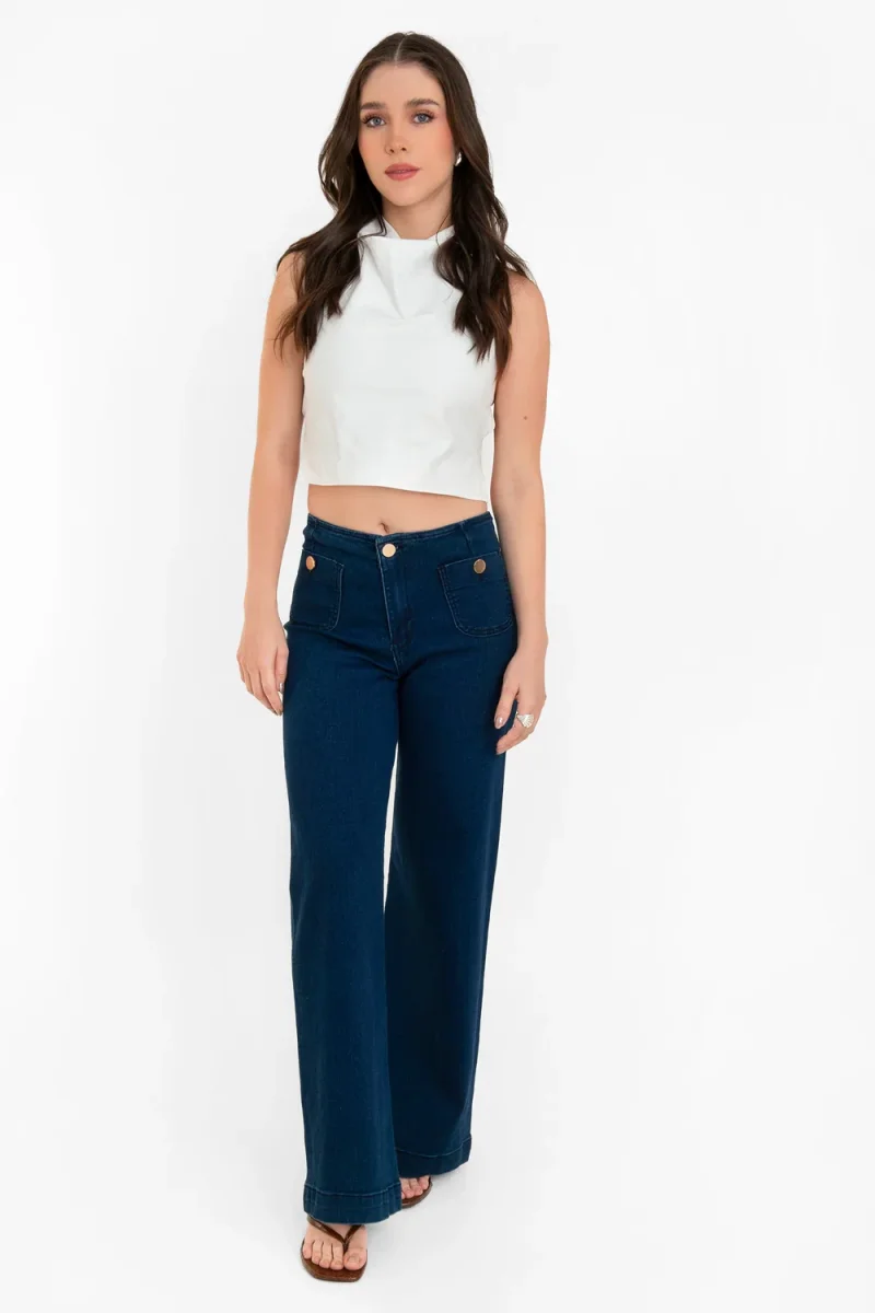 Pantalón de denim cropped flare bolsillos con botón - Imagen 4