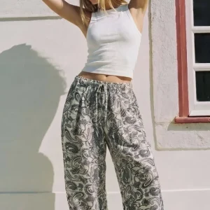 Pantalón fit barrel estampado
