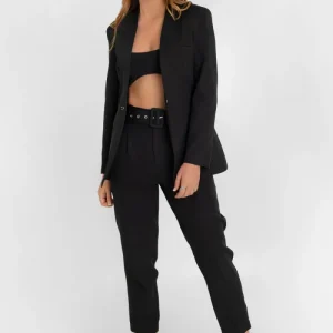 Pantalón fit recto de pinzas con cinturón