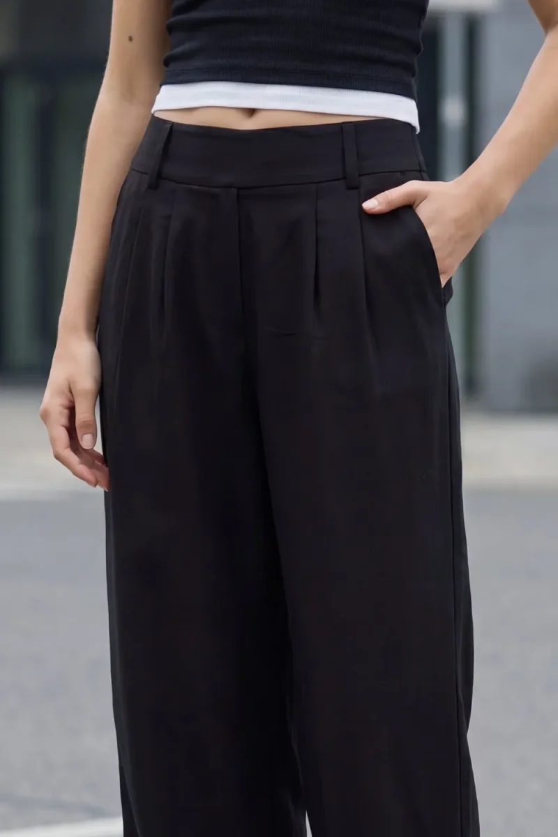 Pantalón fluido cintura alta wide leg con pinzas - Imagen 6