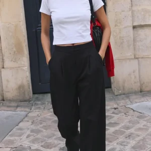 Pantalón wide leg con pinzas frontales tiro alto
