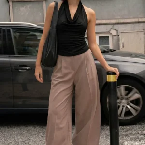 Pantalón wide leg con pinzas frontales tiro alto