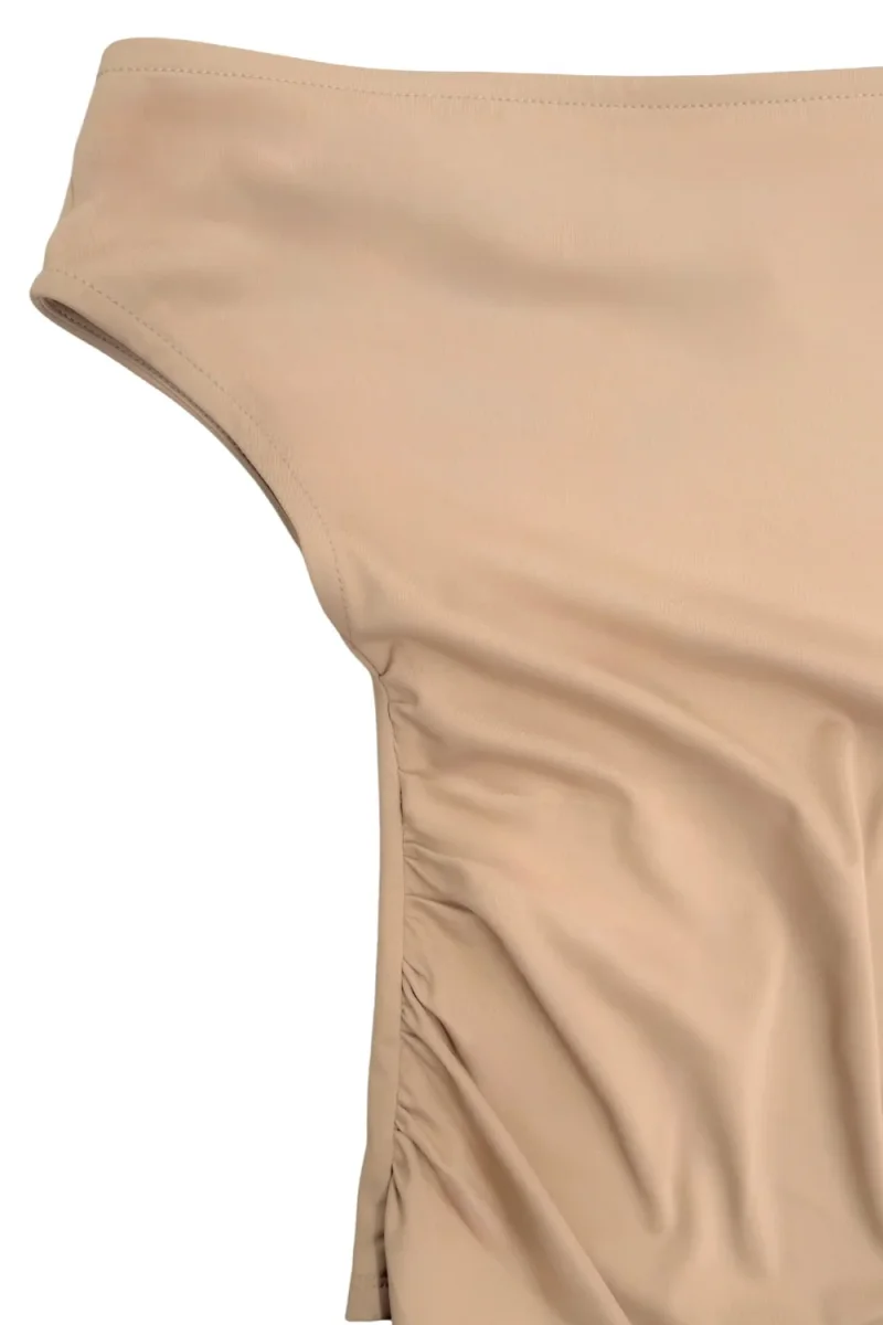 Top ajustado Charli hombro descubierto - Imagen 9