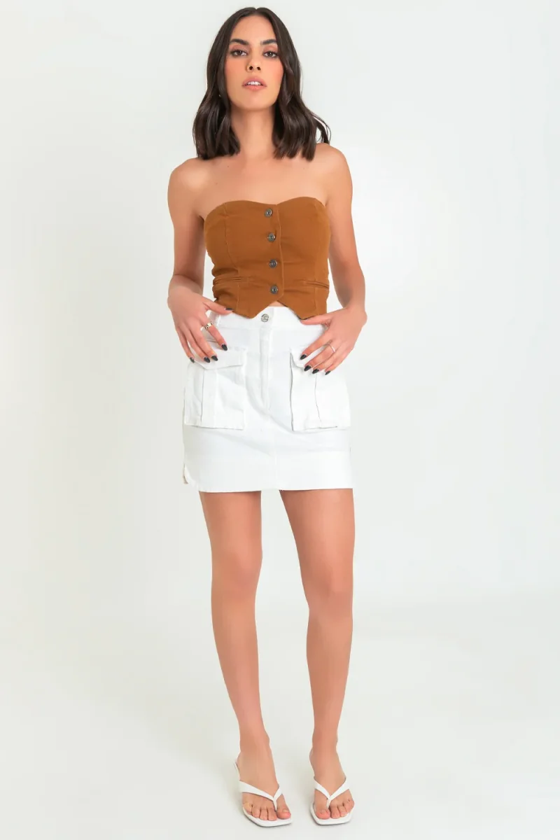 Top corto strapless con botones escote corazón - Imagen 3