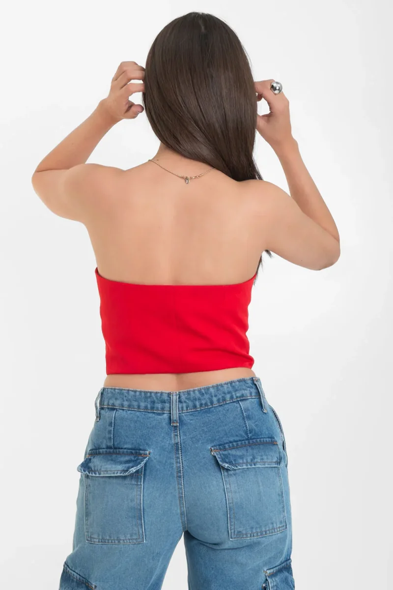 Top corto strapless escote corazón con botones - Imagen 5