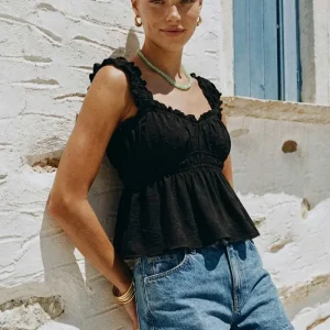 Top Edgy con olanes