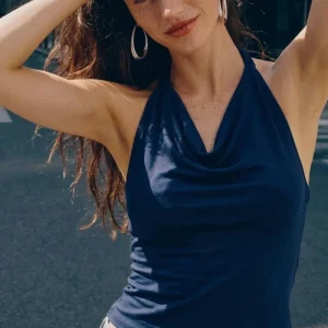 Top Kamala cuello halter fluido
