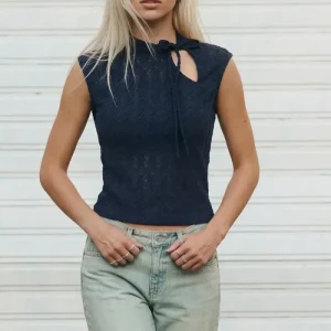 Top Soft rebel con cut out