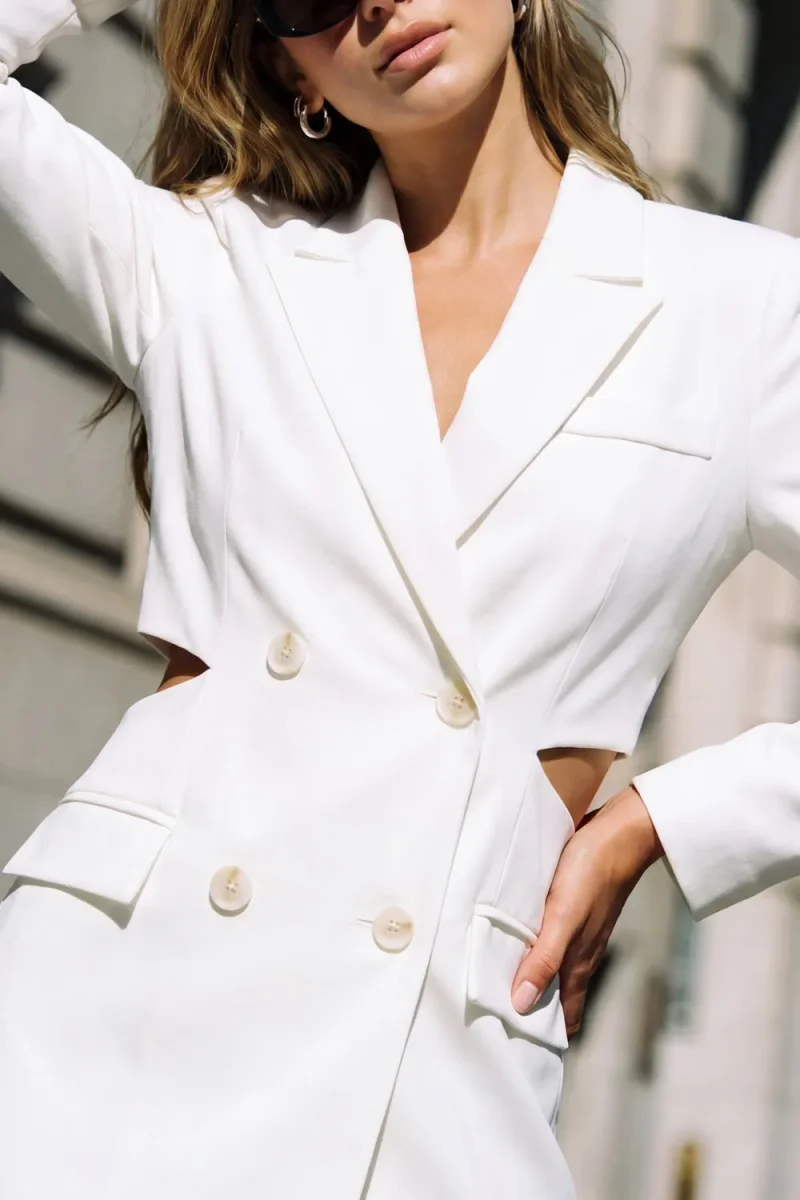 Vestido blazer cruzado corto con cut out - Imagen 6