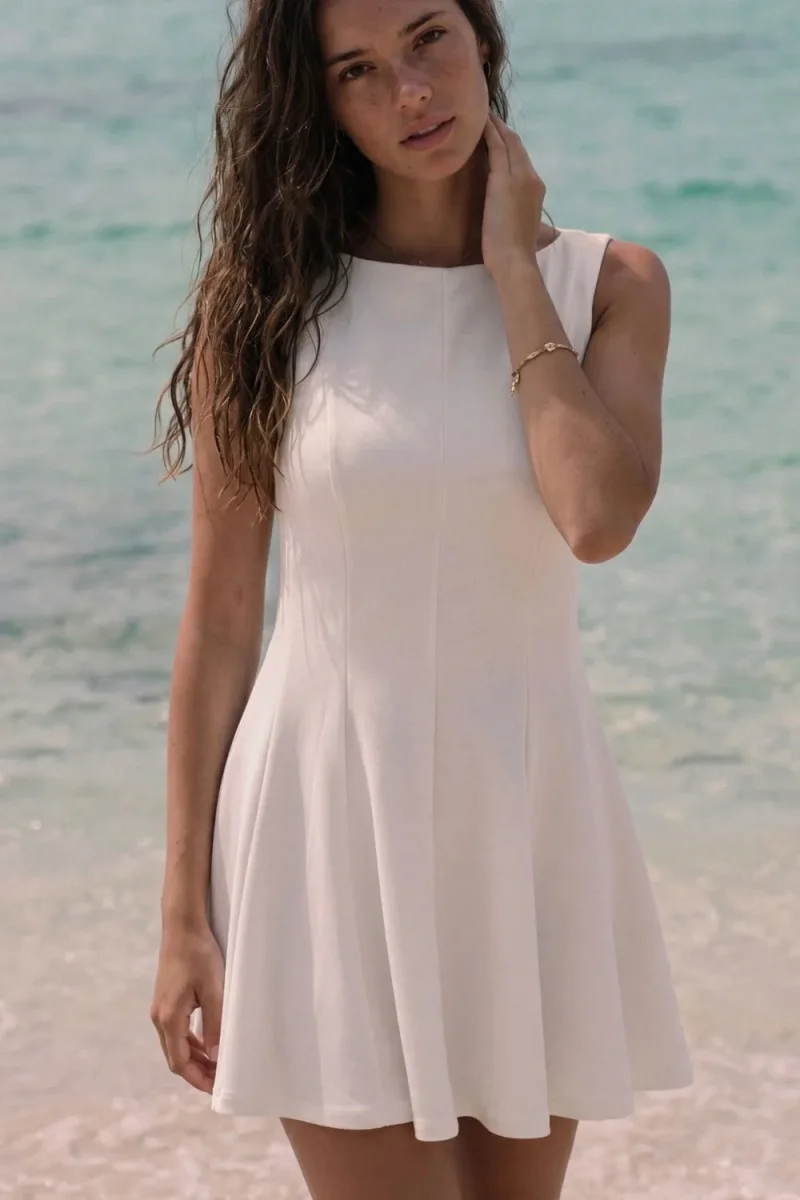 Vestido corto escote espalda - Imagen 3