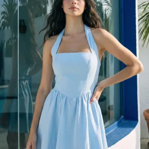 Vestido corto halter de corte en a