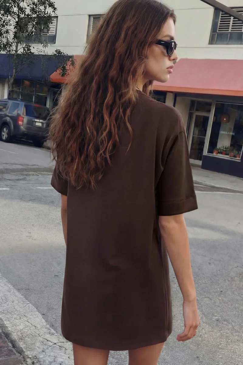 Vestido corto tipo camiseta - Imagen 5