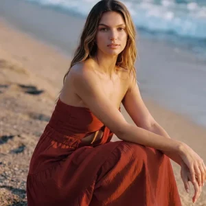Vestido fluido nudo strapless