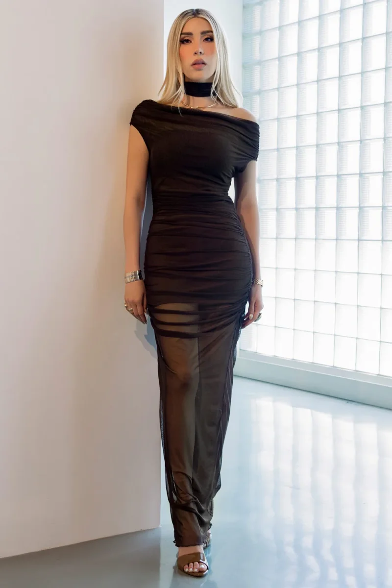Vestido largo plisado de mesh con choker - Imagen 4