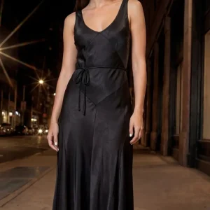 Vestido satin lazo