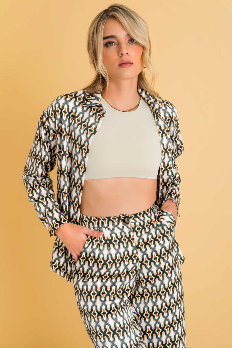 Camisa estampada de fit fluido manga larga - Imagen 2
