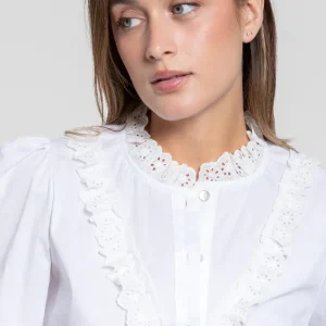 Blusa sra cuello redondo con puntilla calada SKU 0.33295