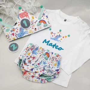 Conjunto cumpleaños unicornios fondo blanco con menta