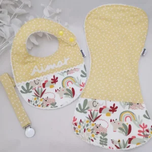 Babero personalizado, toallita lactancia y chupetero de tela juego
