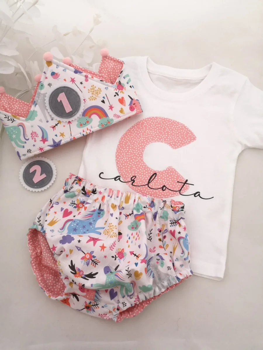 Conjunto cumpleaños unicornios fondo blanco con menta - Imagen 3