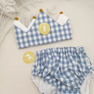 Conjunto corona cumpleaños y cubrepañal vichy cuadro grande con toques dorados