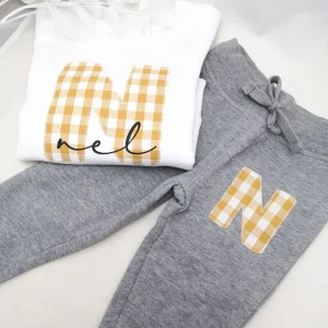 Conjunto jogging niño con inicial y nombre